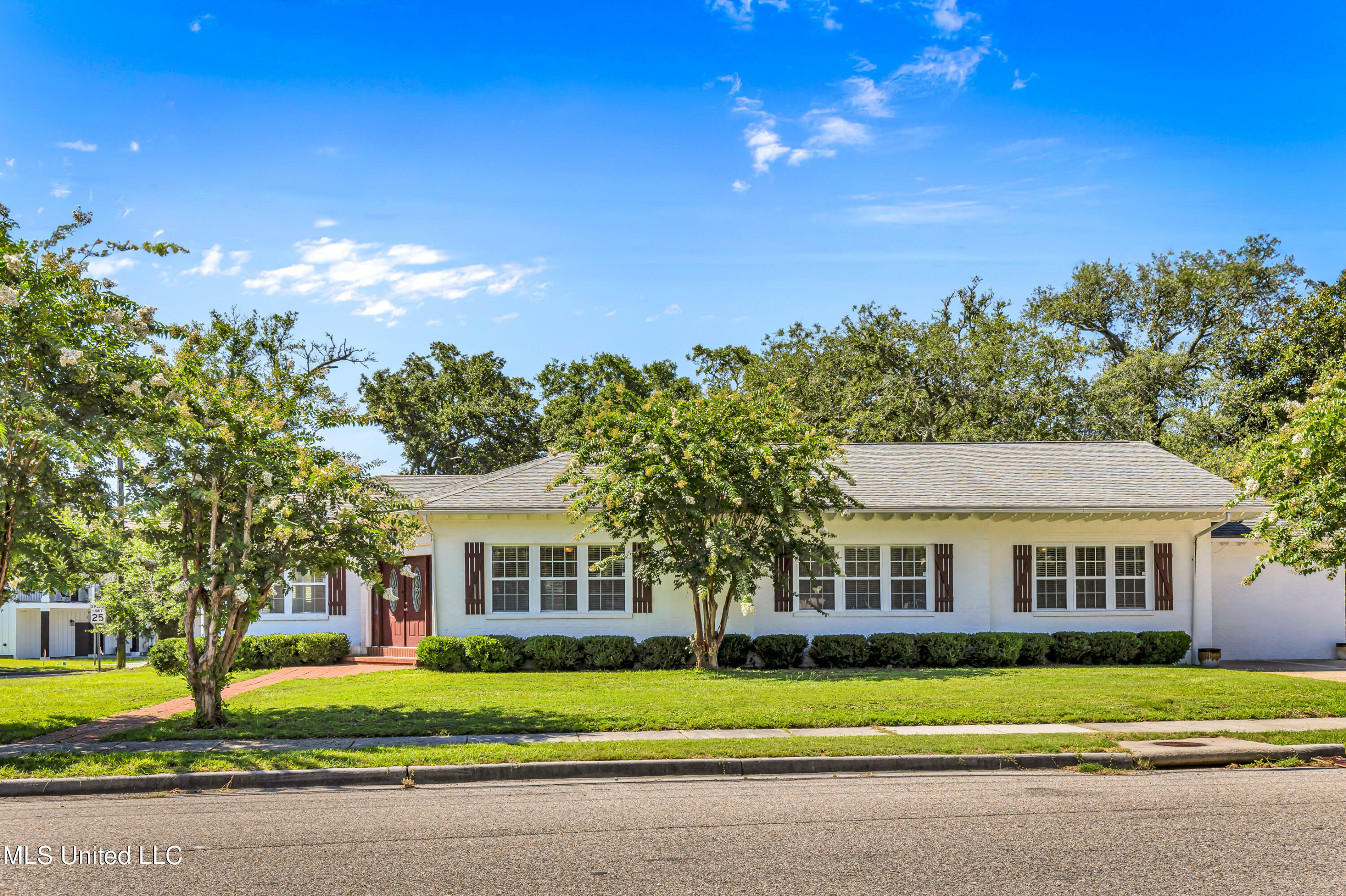 Property Photo:  1143 2nd Street  MS 39501 