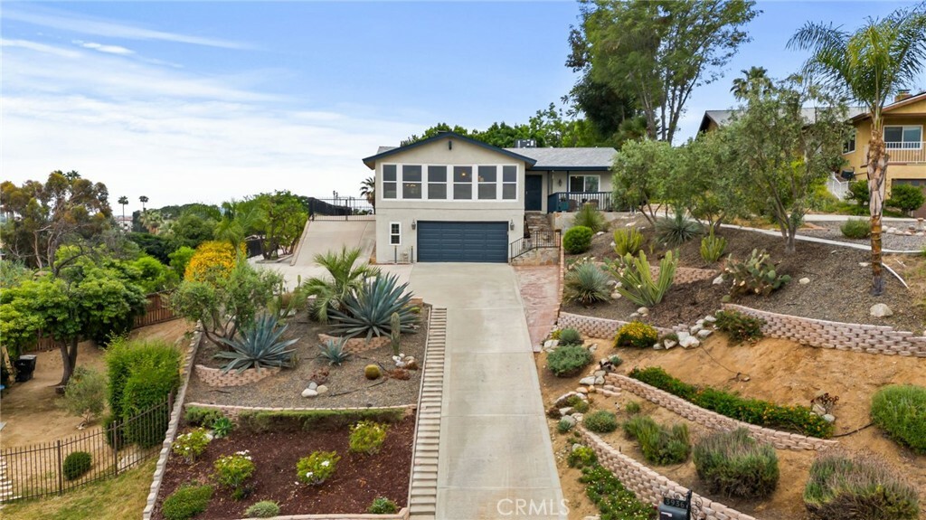 Property Photo:  3936 Park View  CA 92501 