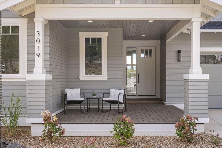 Property Photo:  3019 NW Polarstar Court  OR 97703 