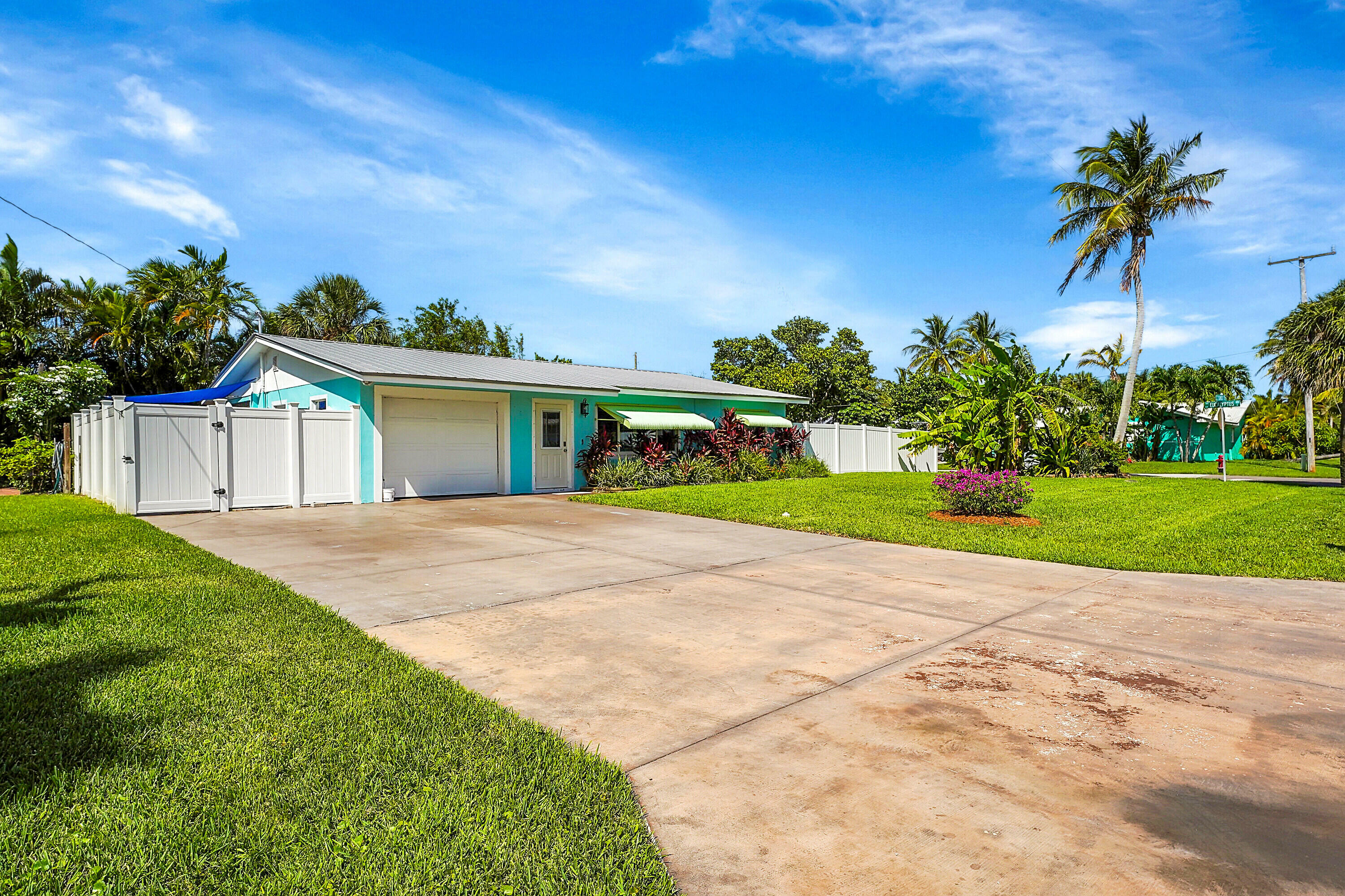 Property Photo:  1708 Sunset Isles Road  FL 34949 