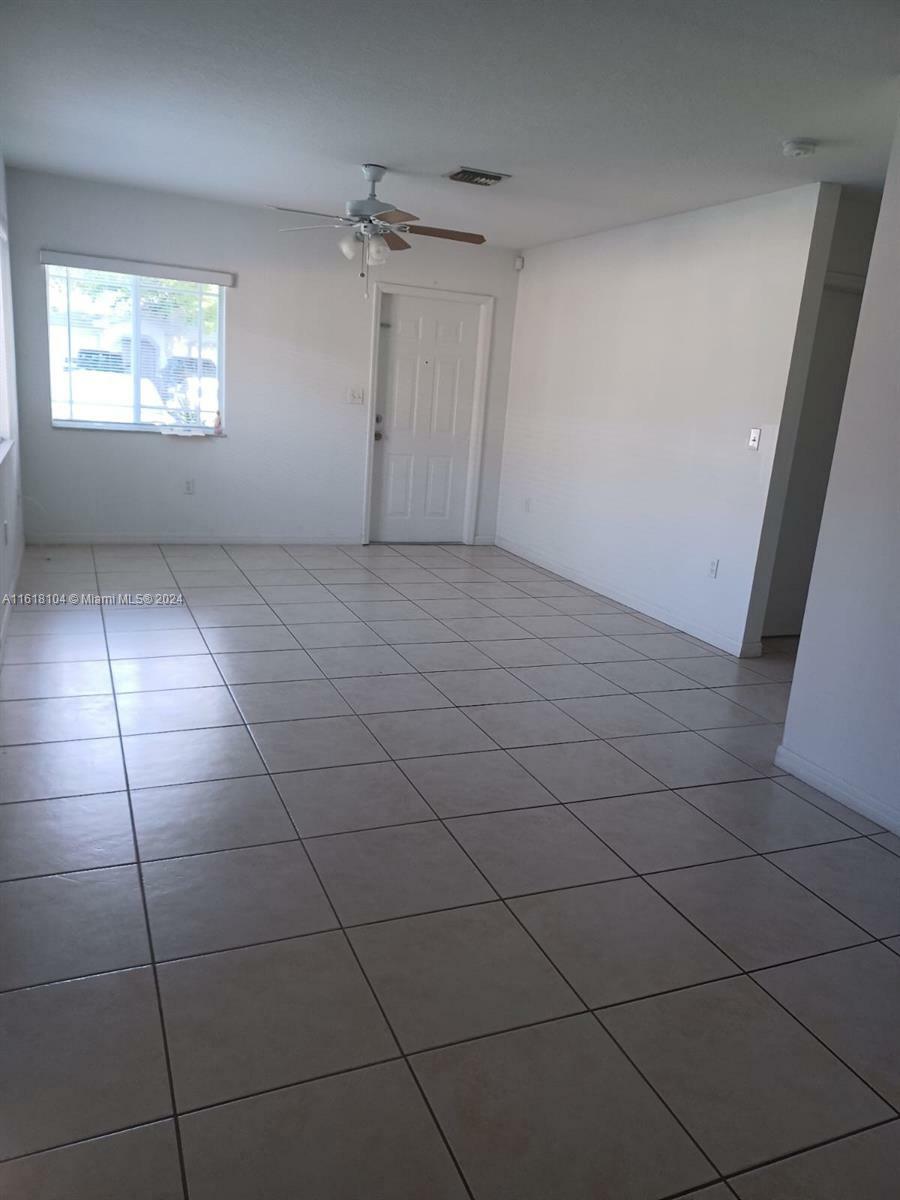 Property Photo:  934 SW 8th Pl  FL 33034 