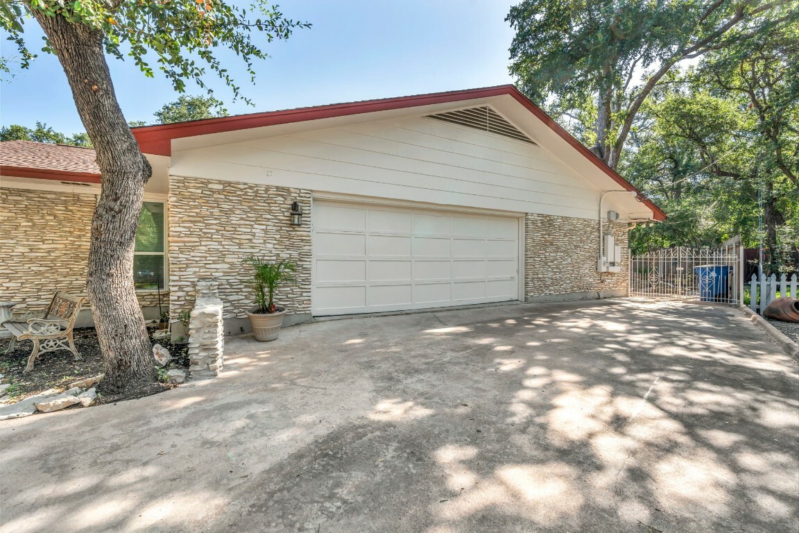 Property Photo:  11809 Brookwood Road  TX 78750 