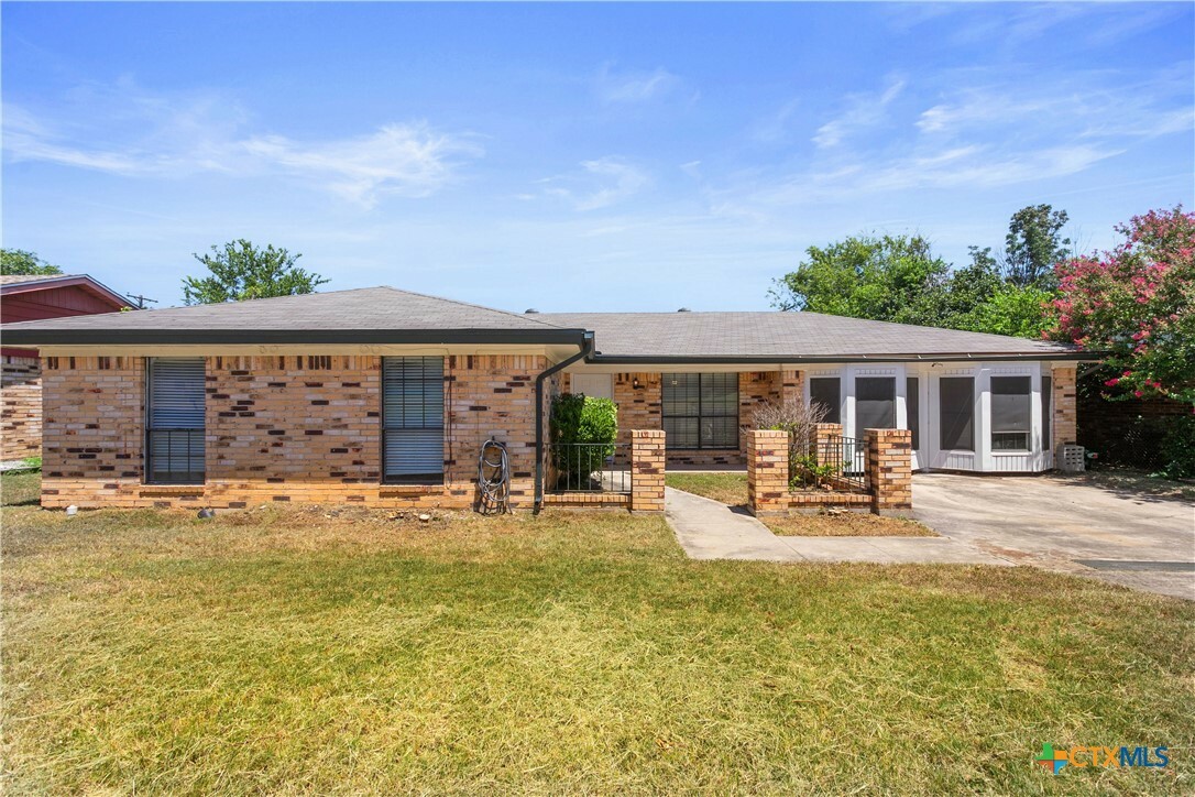 Property Photo:  809 N 23rd Street  TX 76522 