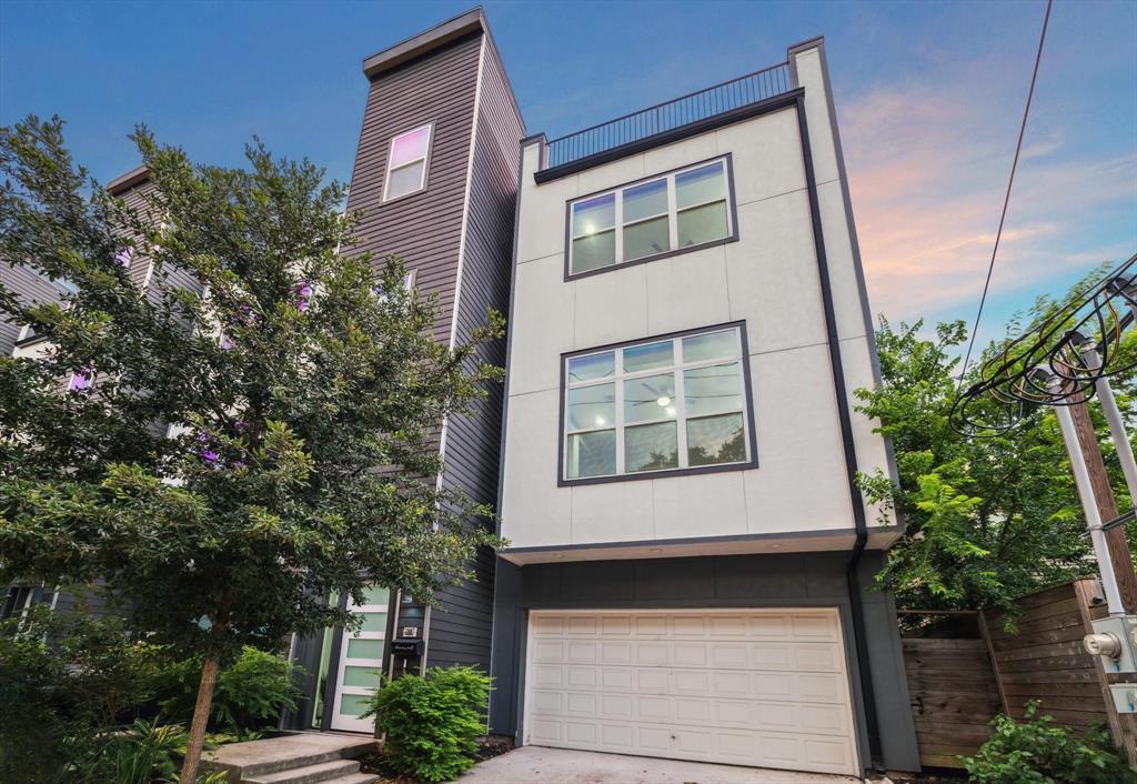 Property Photo: 5007 Chenevert Street TX 77004