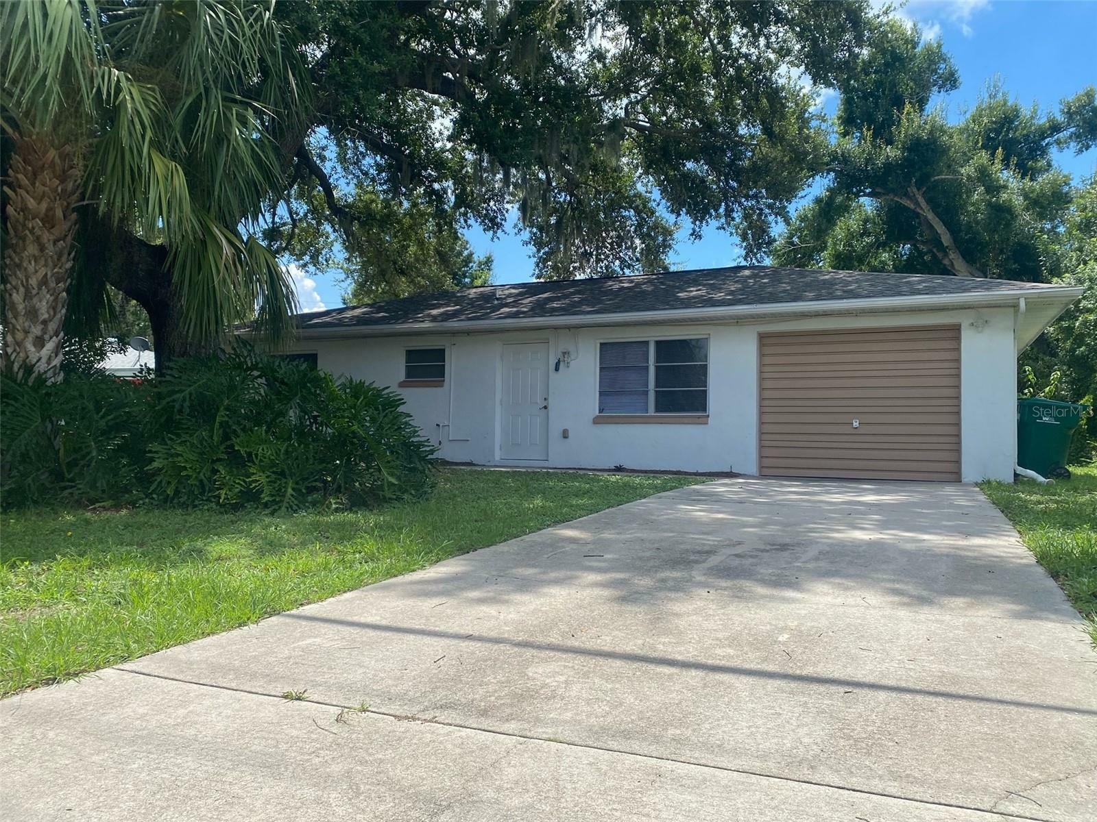 Property Photo:  18521 Edgewater Drive  FL 33948 