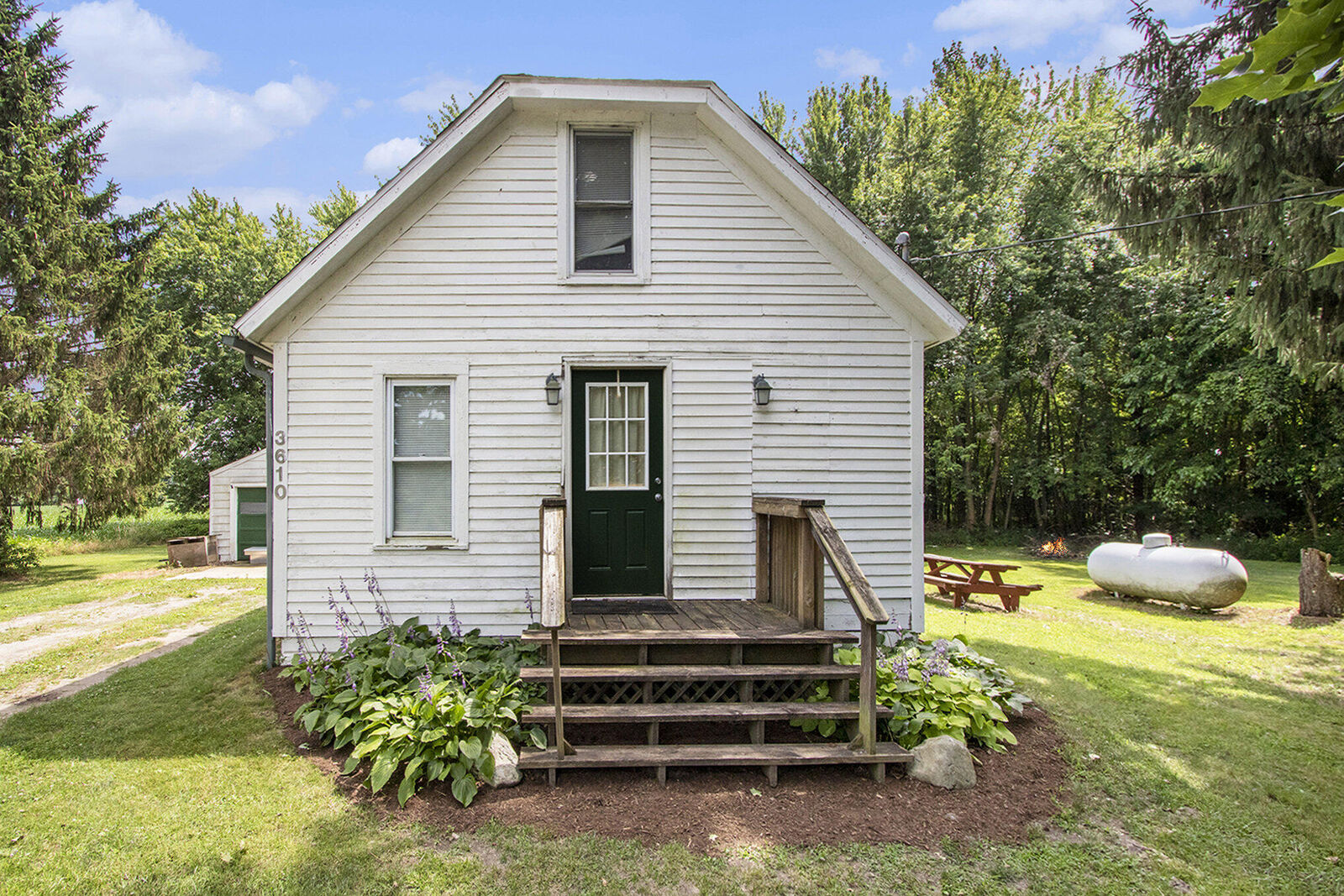 Property Photo: 3610 Wee-Chik Rd Road MI 49125