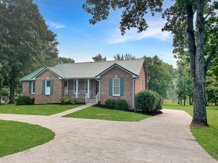 445 Lakeland Dr  Dover TN 37058 photo