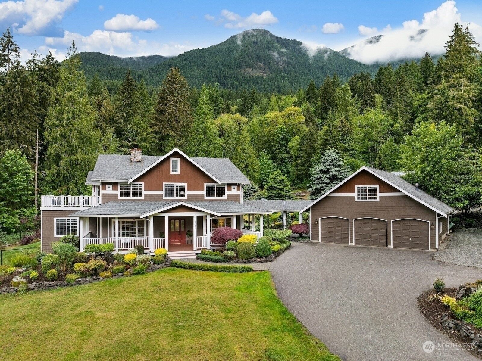 Property Photo:  46432 SE Mount Si Road  WA 98045 