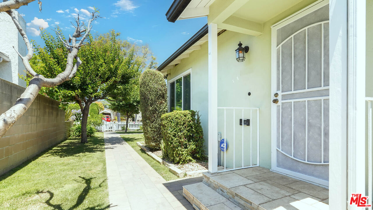 Property Photo: 9064 Hubbard St CA 90232