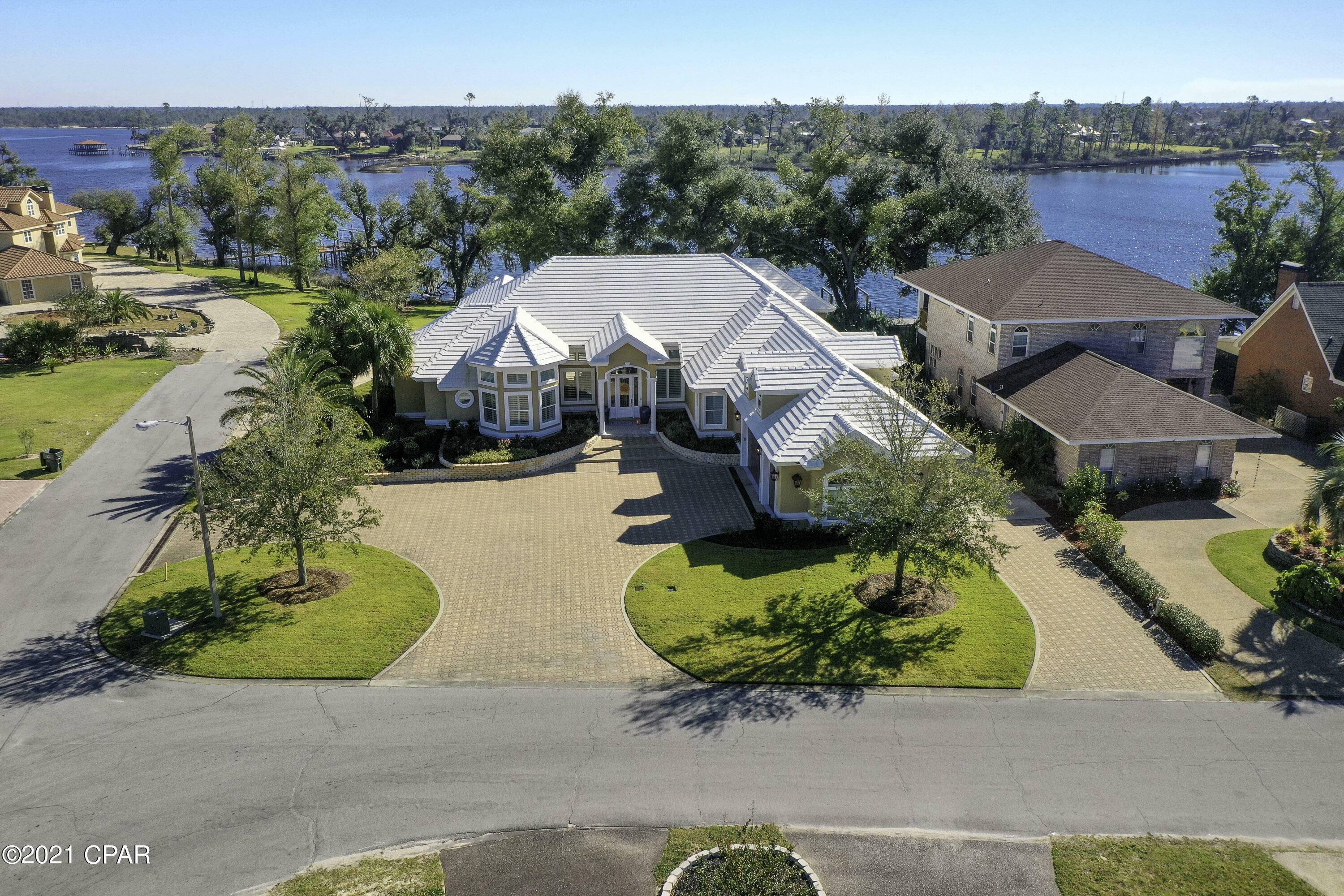 Property Photo:  2402 Country Club Drive  FL 32444 