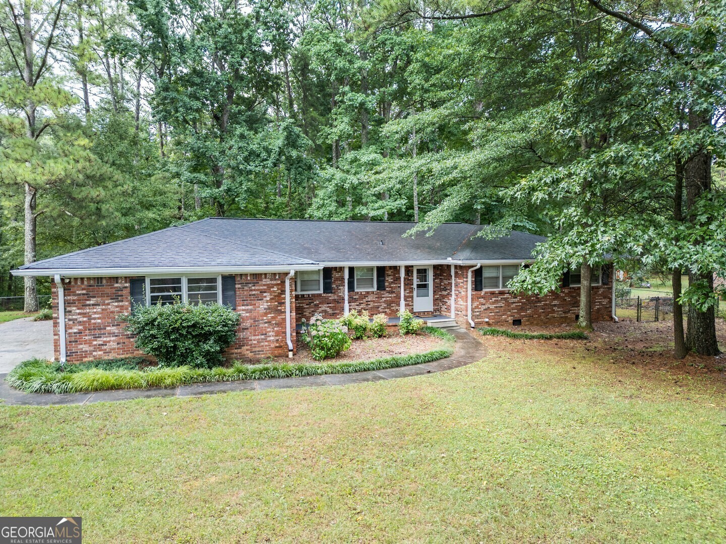 876 Swan Lake Road  Stockbridge GA 30281 photo