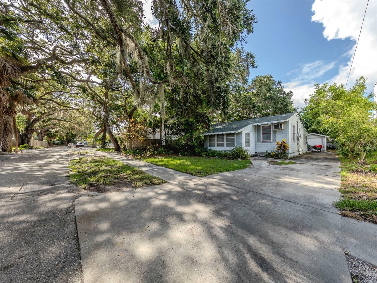 Property Photo:  1740 Wisconsin Lane  FL 34239 