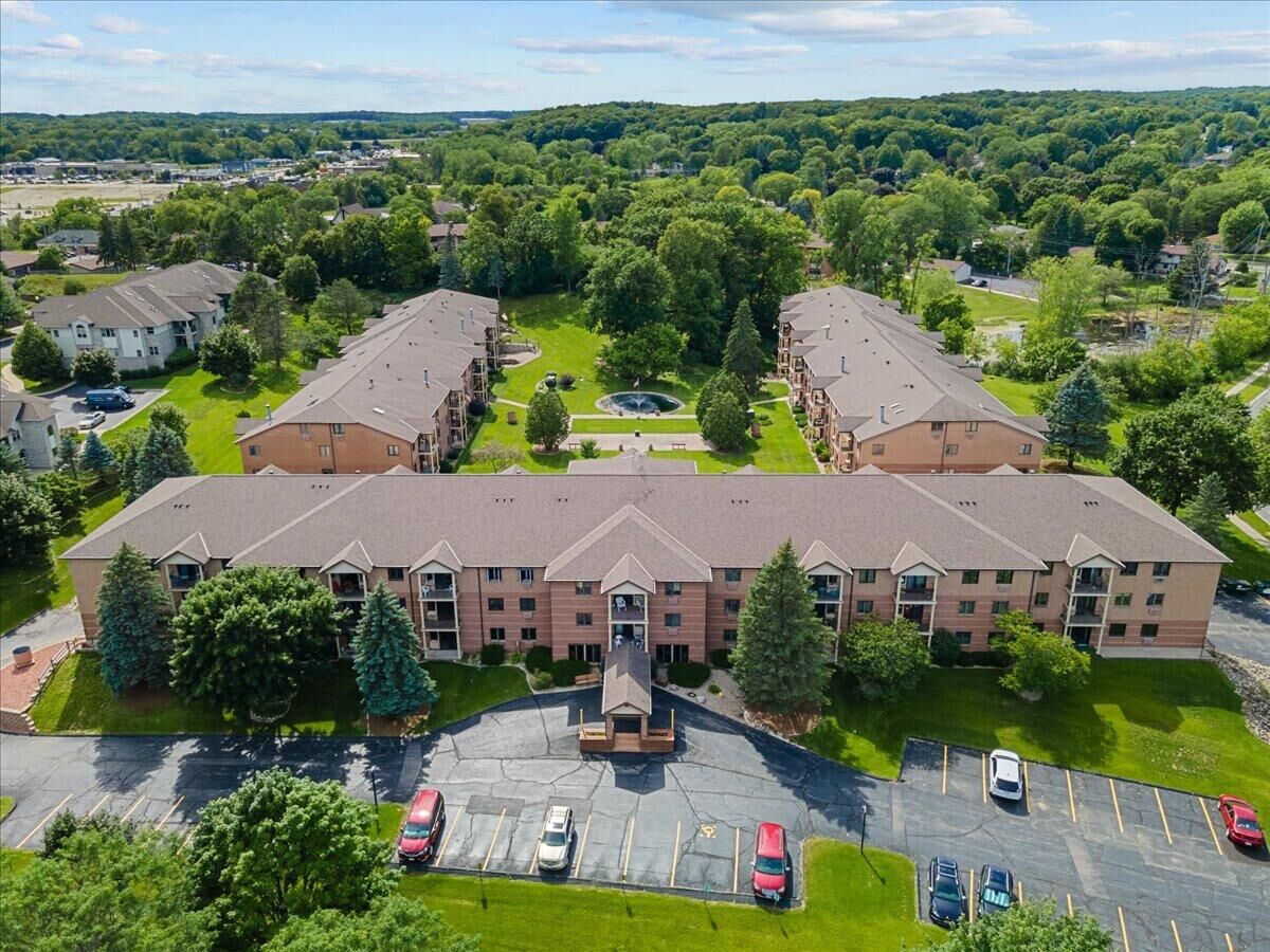 Property Photo:  530 N Silverbrook Dr  WI 53090 
