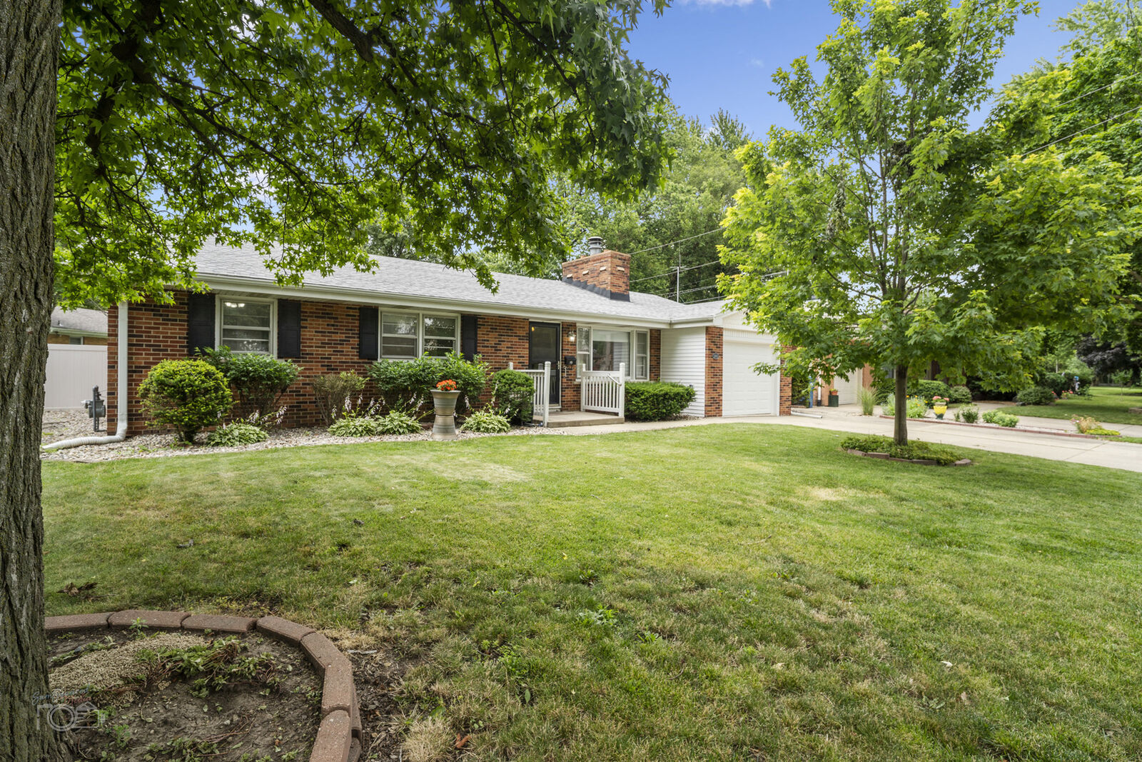 Property Photo:  200 Spencer Court  IL 60914