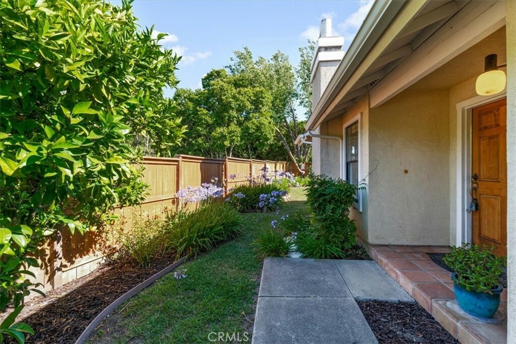 Property Photo:  977 Lobelia Lane  CA 93401 