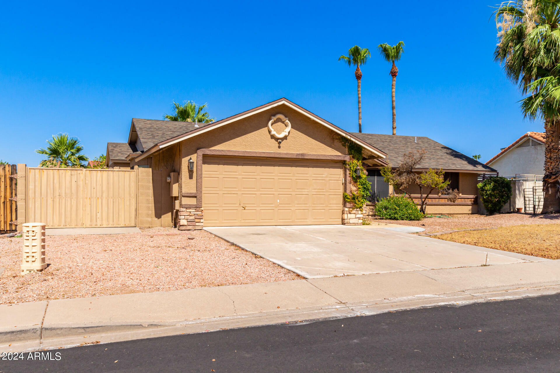 Property Photo:  932 N 58th Street  AZ 85205 