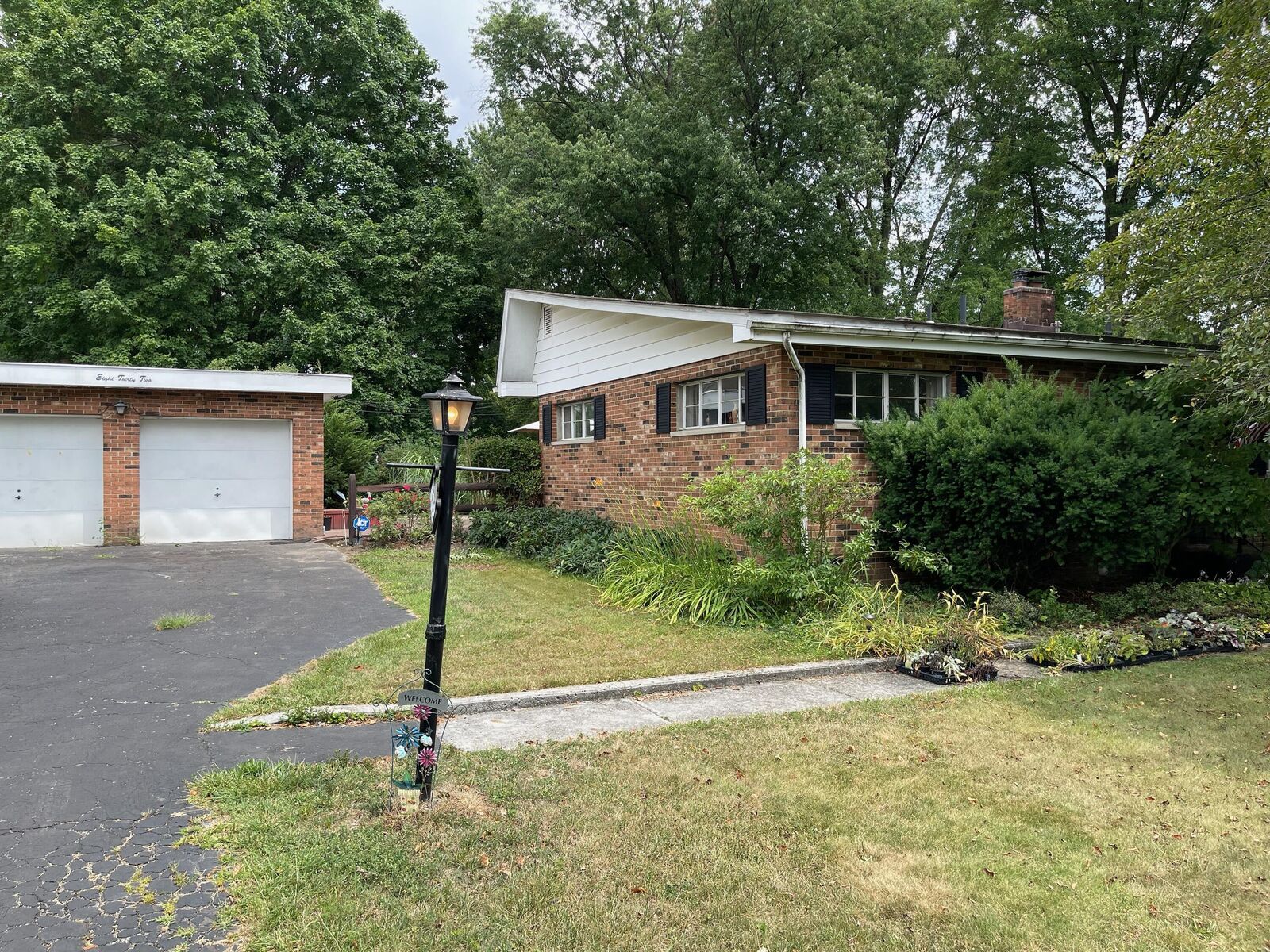 Property Photo: 832 McNaughten Road OH 43213