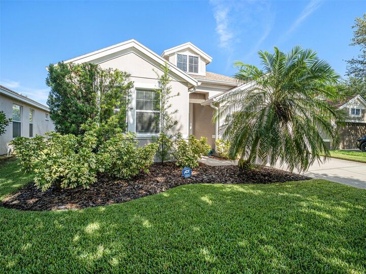 Property Photo:  6105 Gannetside Place  FL 33547 