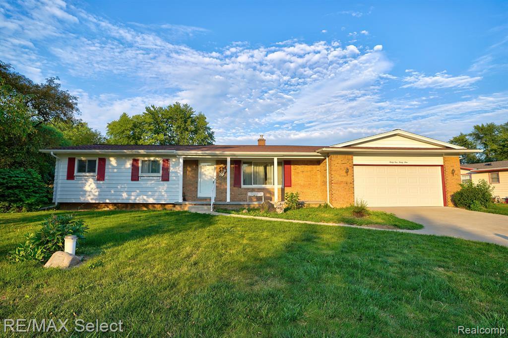 3139 Red Barn Road  Flint MI 48507 1211 photo