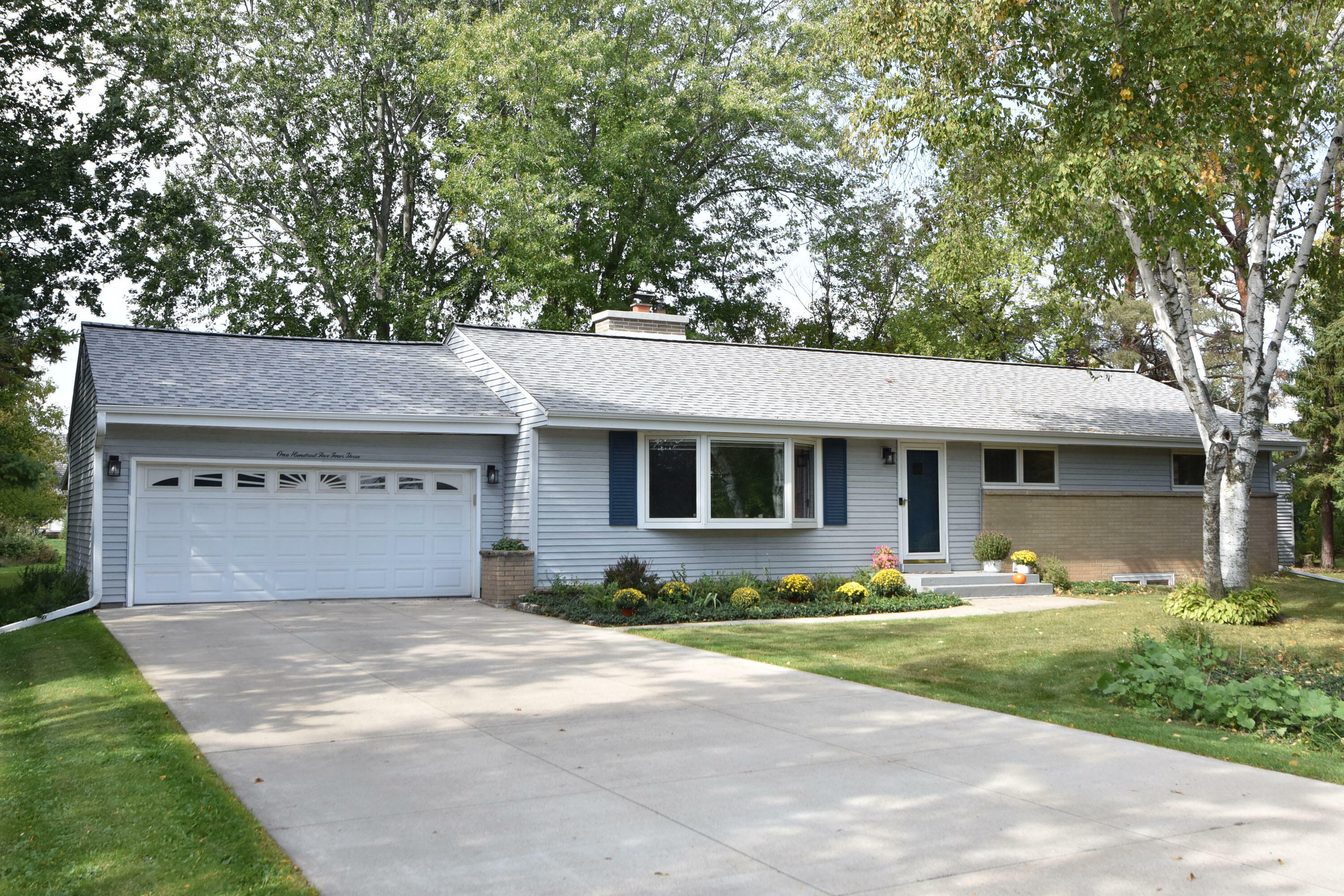 Property Photo:  10543 N Magnolia Dr  WI 53092 