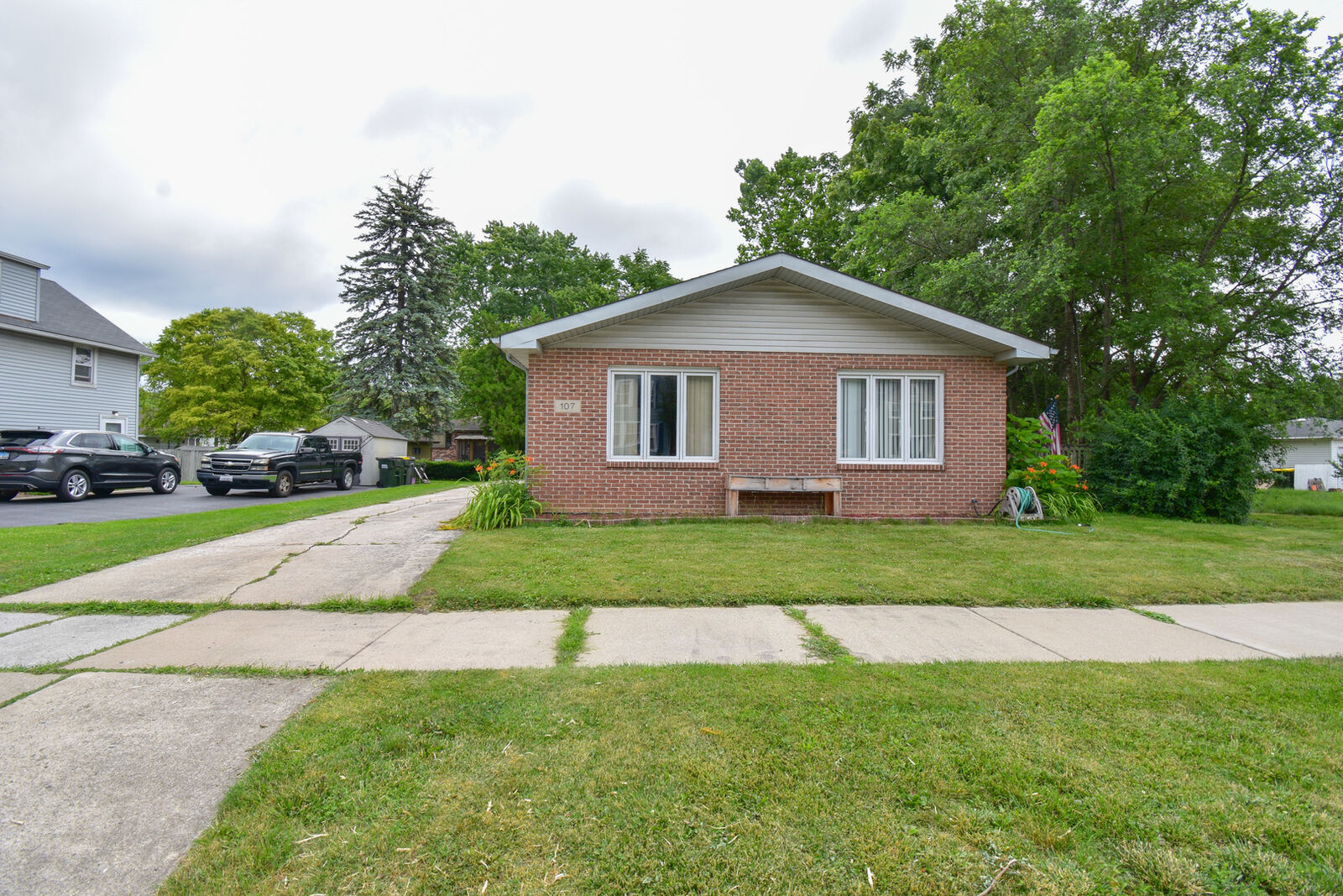 Property Photo: 107 N Kinzie Street IL 60476