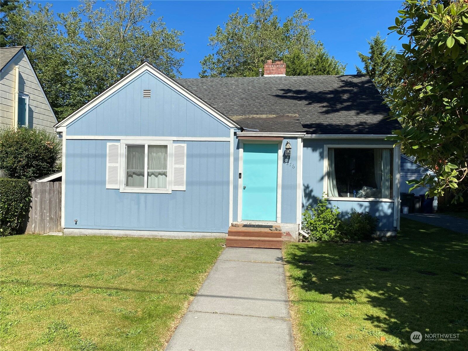 Property Photo: 8276 Silva Avenue SE WA 98065