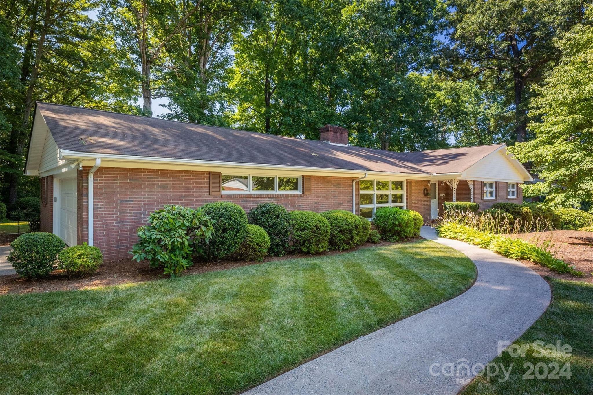 105 Oakwood Street  Morganton NC 28655 photo