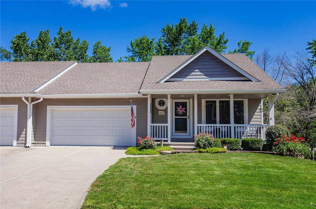 Property Photo:  1118 SE Mallard Creek Drive  IA 50021 