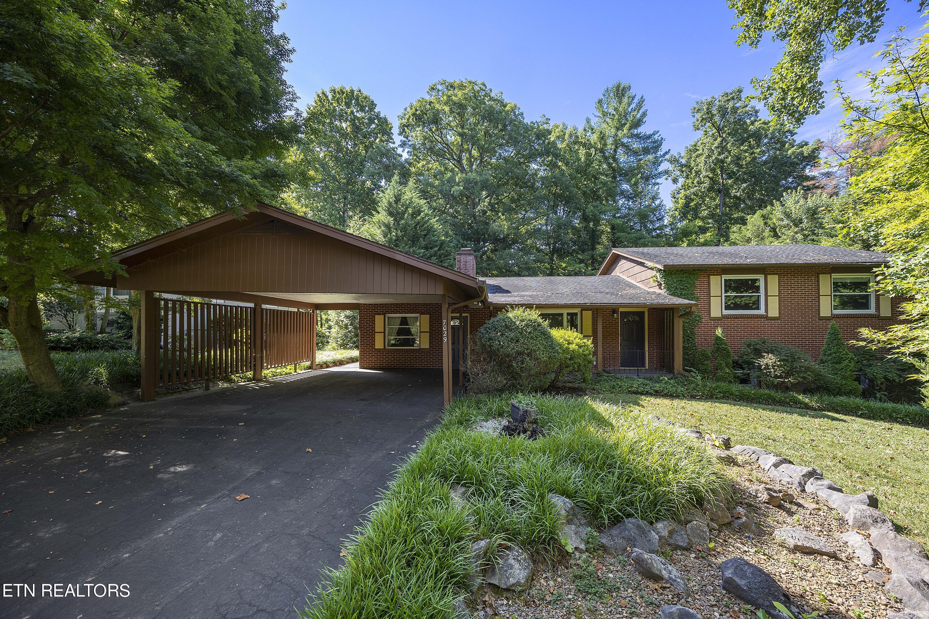 Property Photo: 7029 SW Shadyland Drive TN 37919