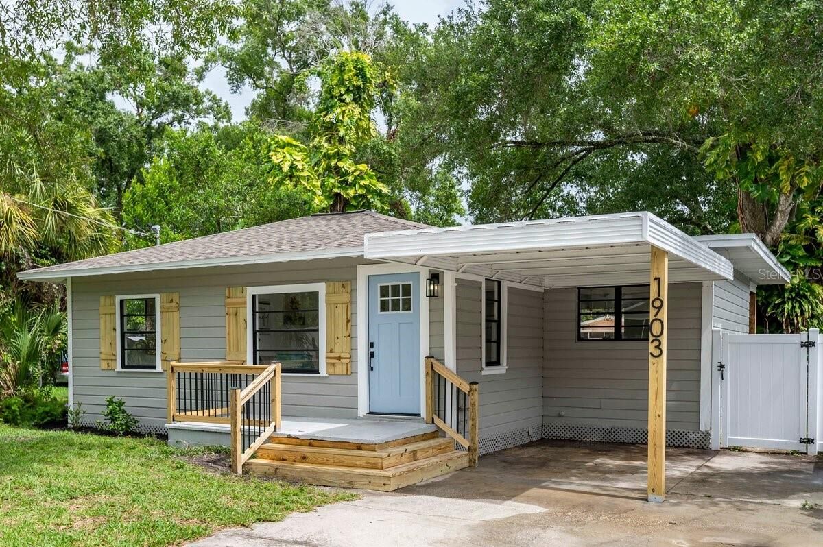 Property Photo:  1903 W Cluster Avenue  FL 33604 