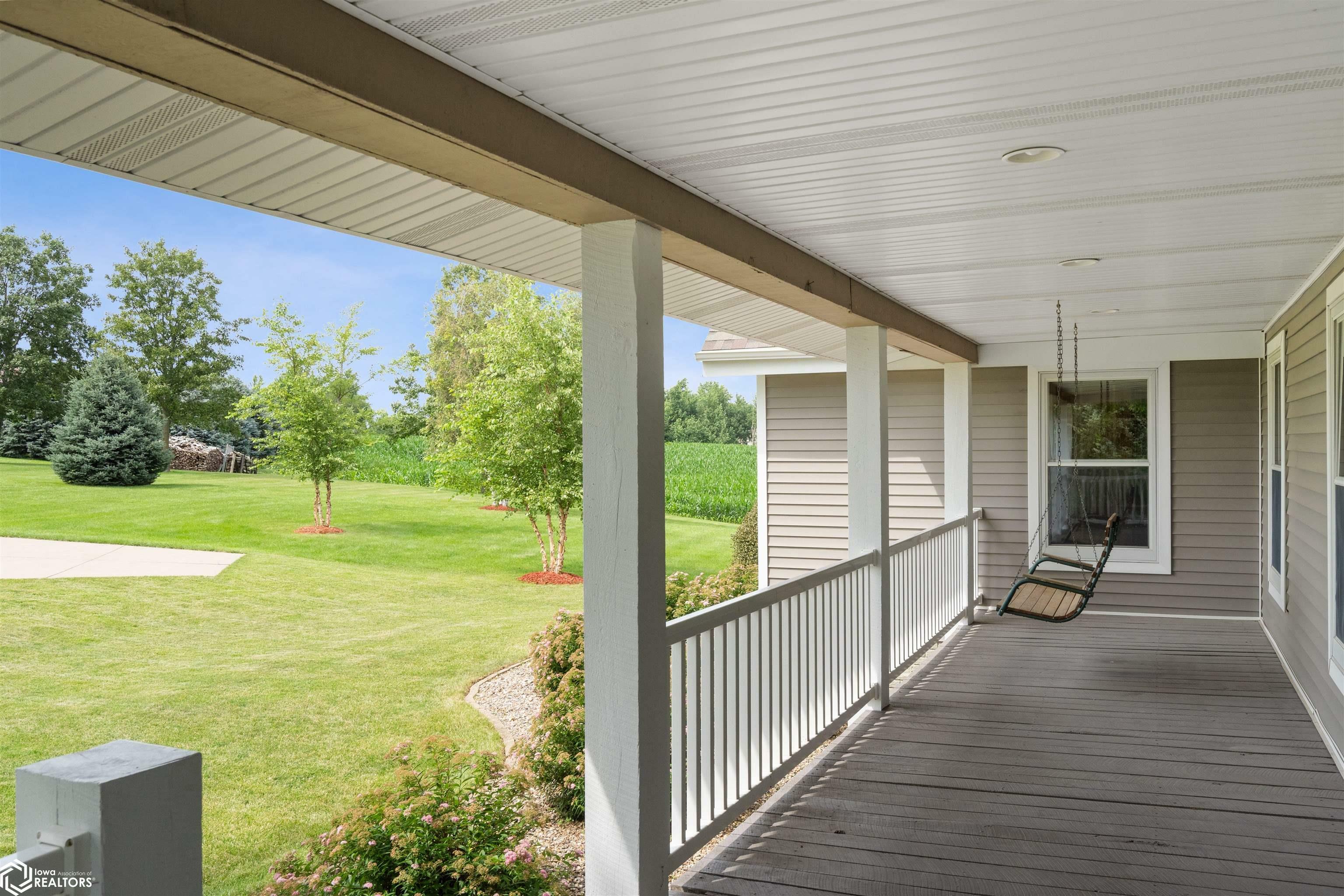 Property Photo:  808 Highland Acres Road  IA 50158 