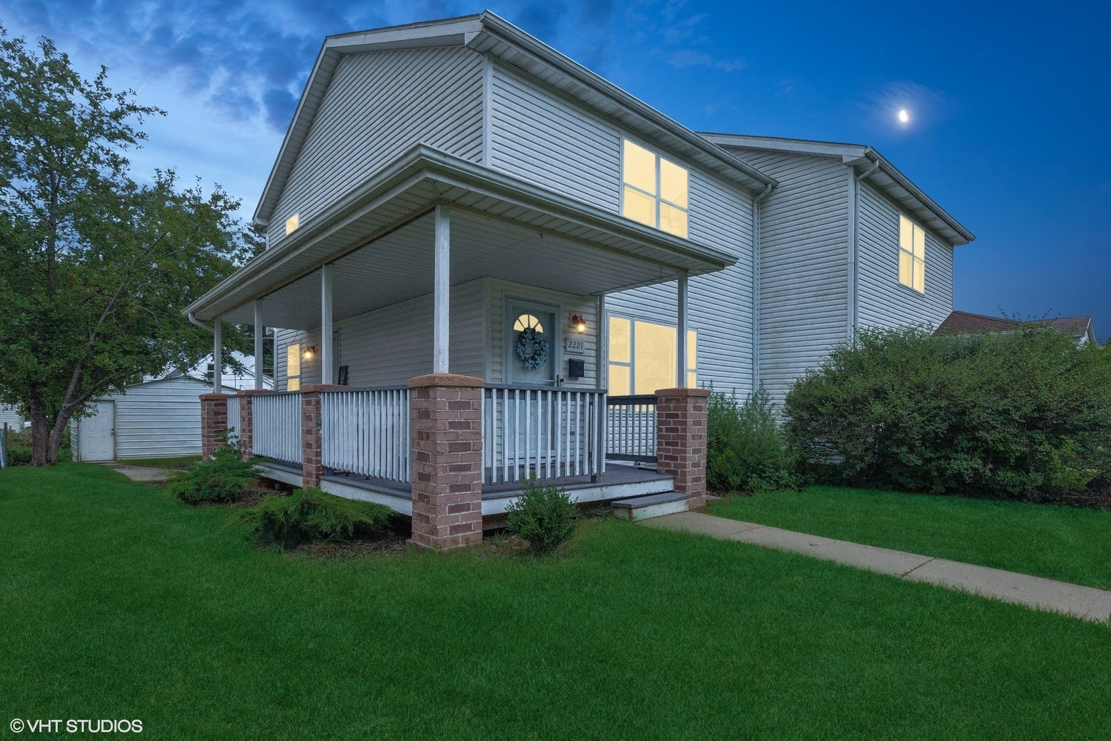 Property Photo:  2221 Kemble Avenue  IL 60064 