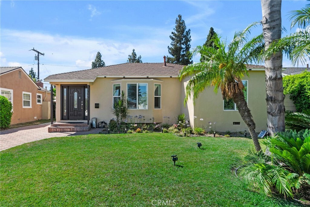 Property Photo:  8545 Parrot Avenue  CA 90240 