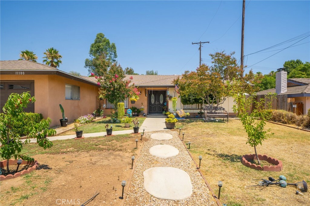 Property Photo:  11180 Davis Street  CA 92557 