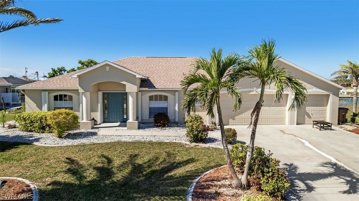 Property Photo:  934 NW 3rd Avenue  FL 33993 