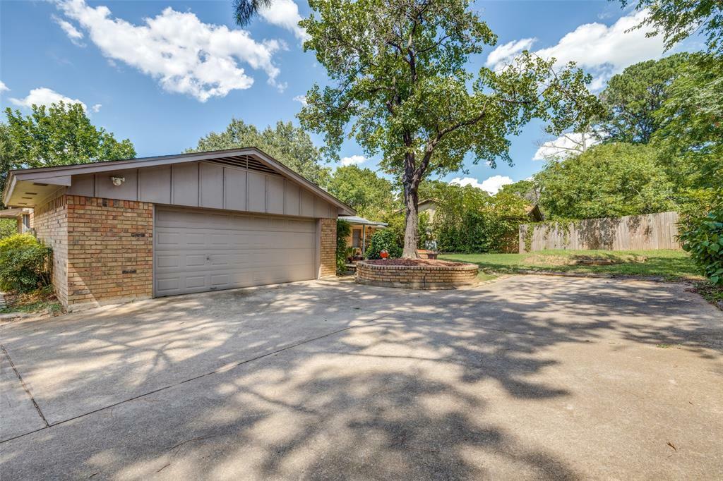 Property Photo:  2206 Vail Court  TX 76012 