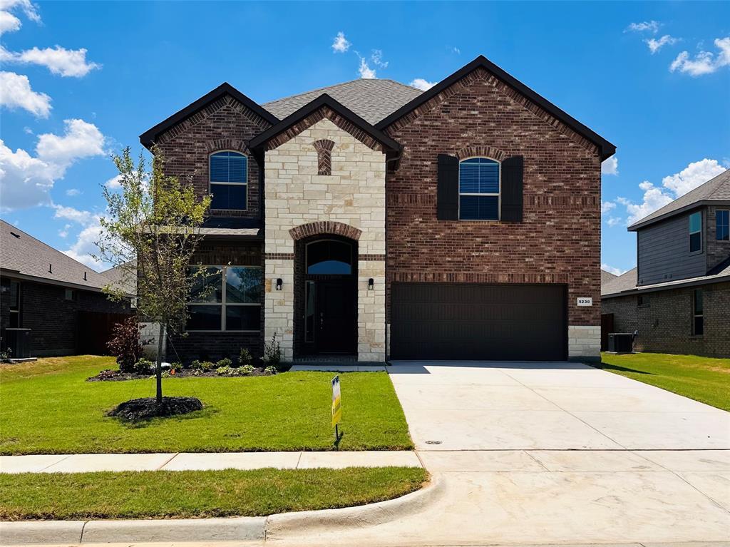Property Photo: 5230 Crystal Lake Avenue TX 76249