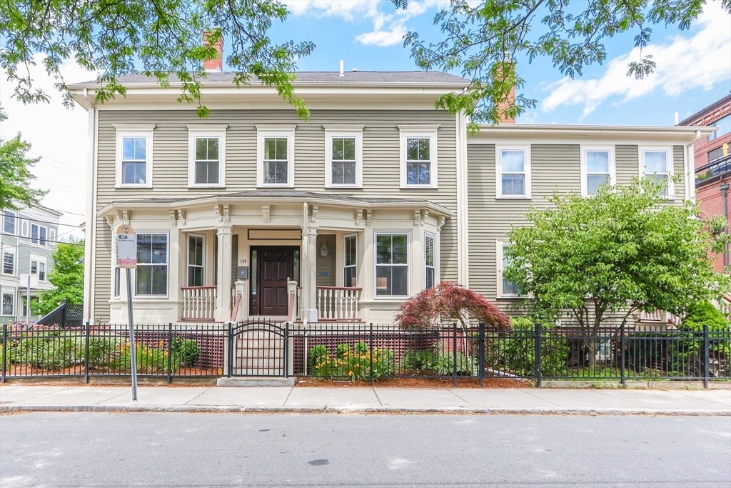 Property Photo: 189 Pearl St 1 MA 02139