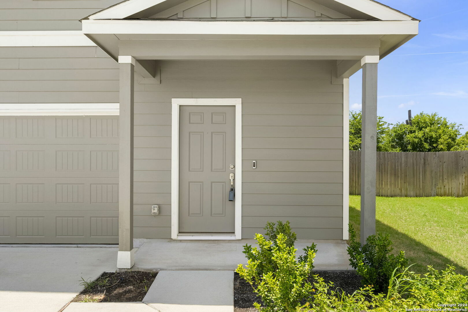 Property Photo: 383 Soapstone Pass TX 78656
