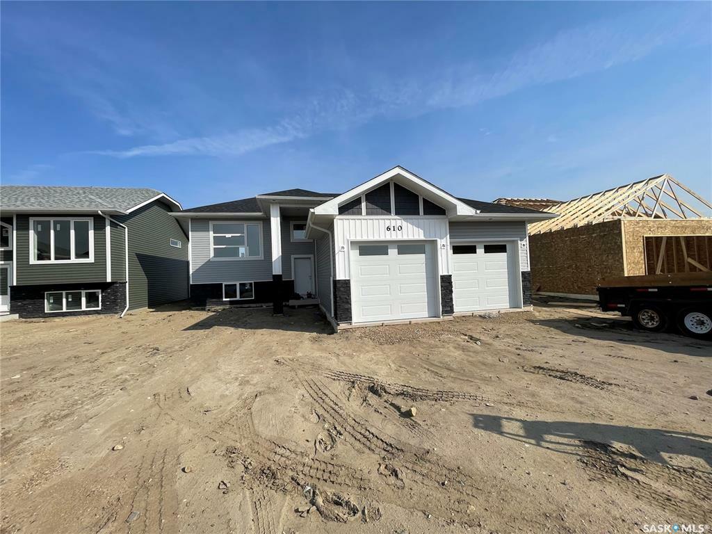 Photo de la propriété:  610 Weir Crescent  SK S0K 4S1 