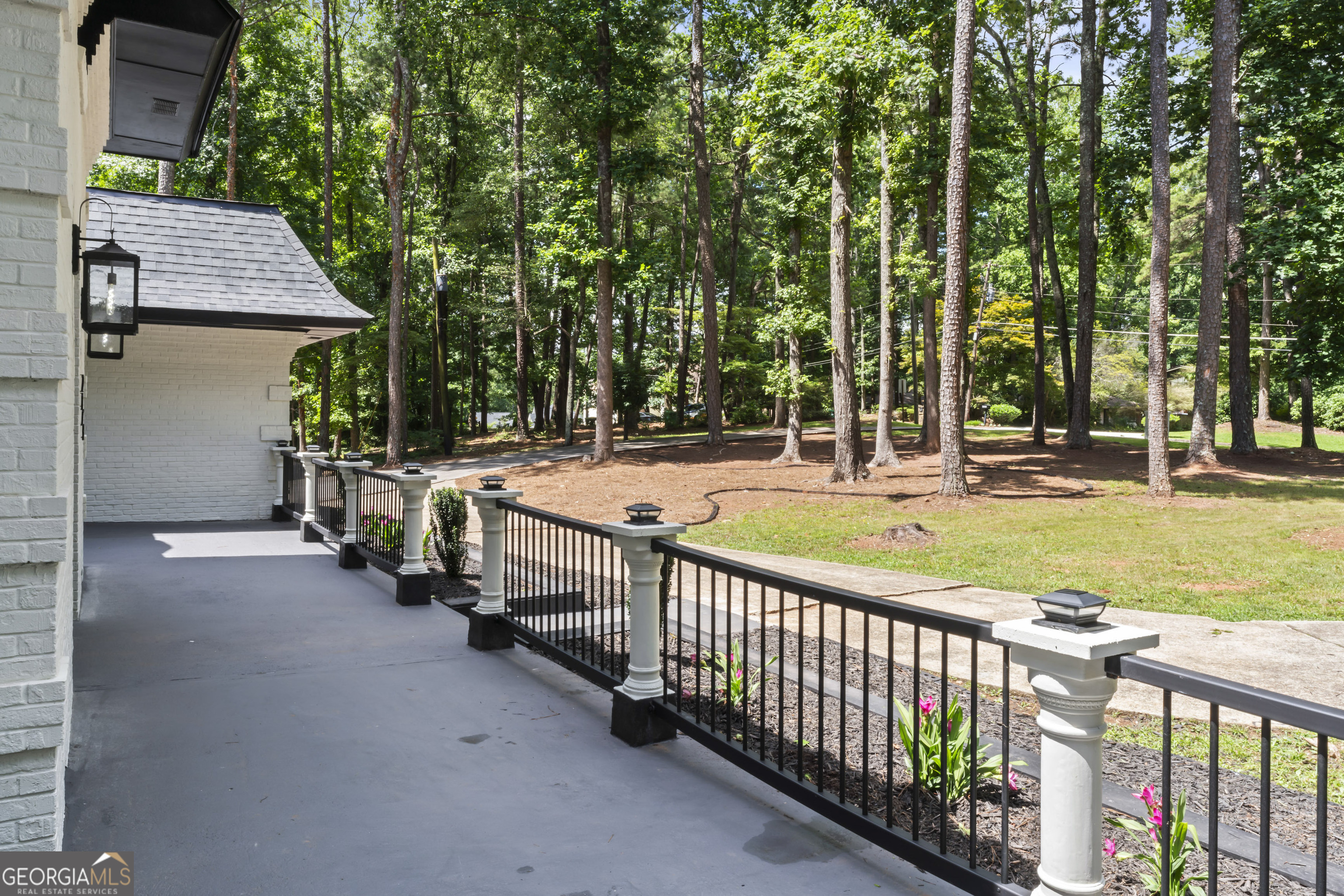 Property Photo:  2023 Stoneleigh Drive  GA 30087 