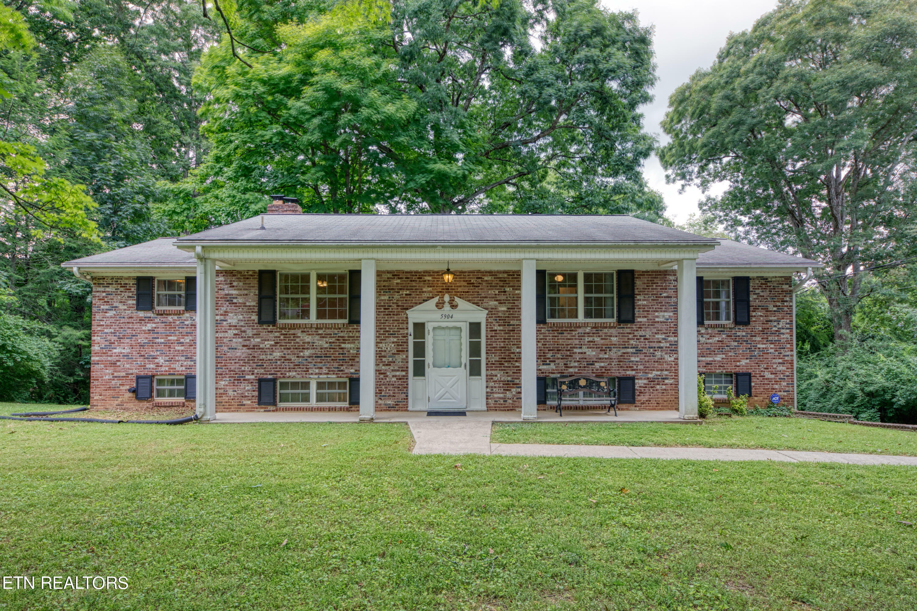 Property Photo:  5904 Grove Park Rd  TN 37918 