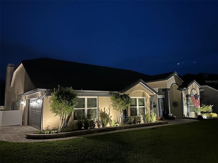 Property Photo:  854 Kingsbridge Drive  FL 32765 