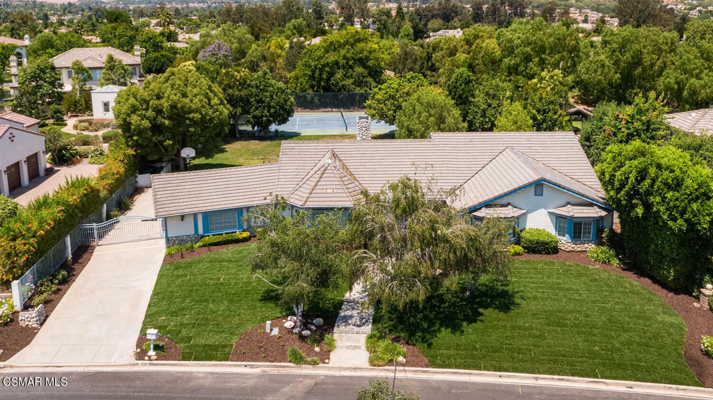 Property Photo:  665 Oldstone Place  CA 93065 