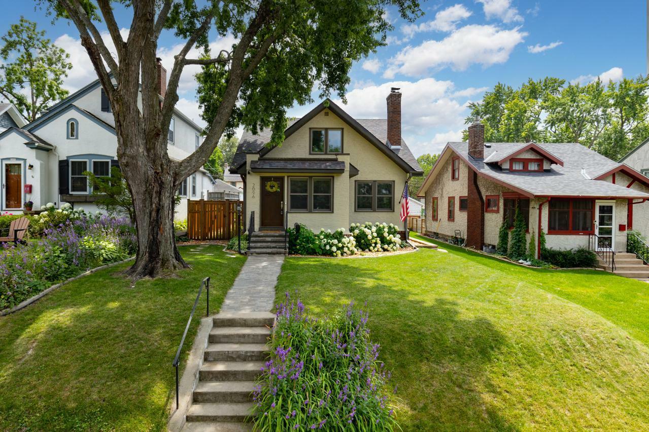 Property Photo:  2096 Berkeley Avenue  MN 55105 