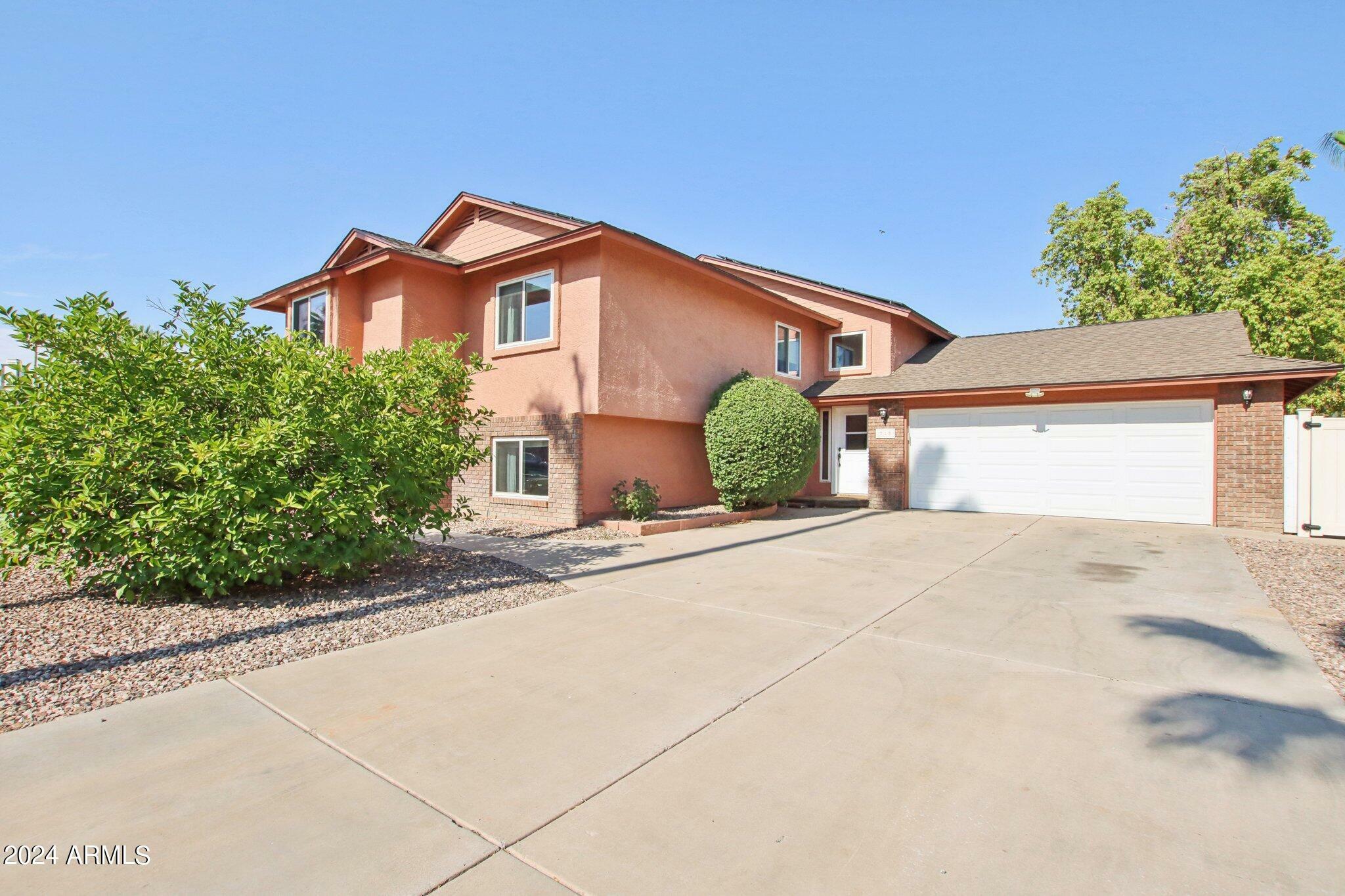 Property Photo:  713 N Banning Circle  AZ 85205 