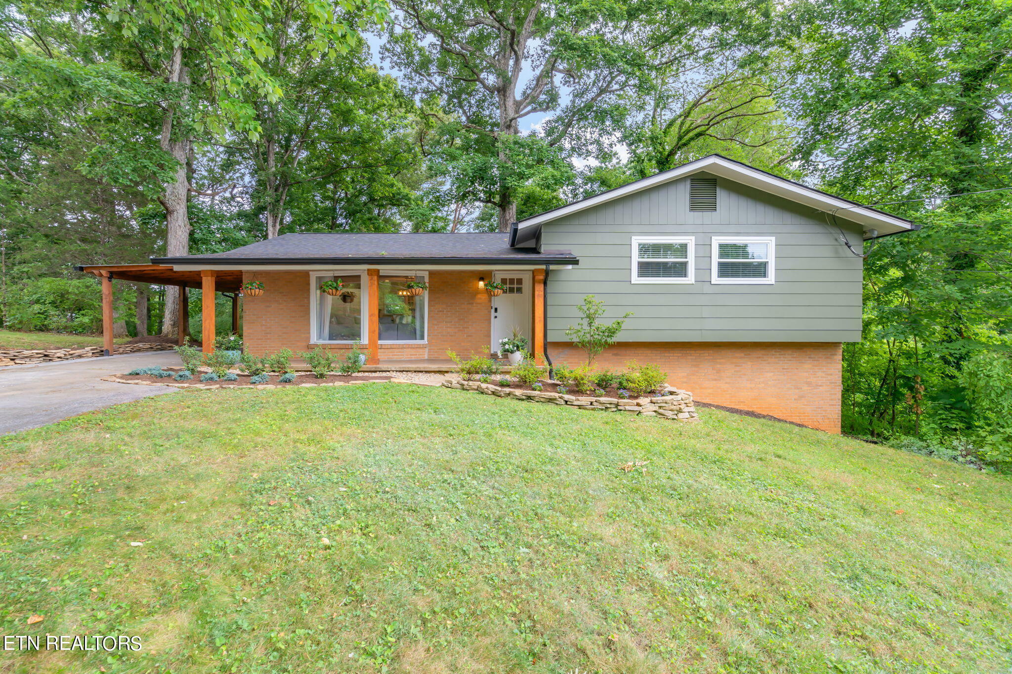 Property Photo:  1425 Aldenwood Lane  TN 37919 