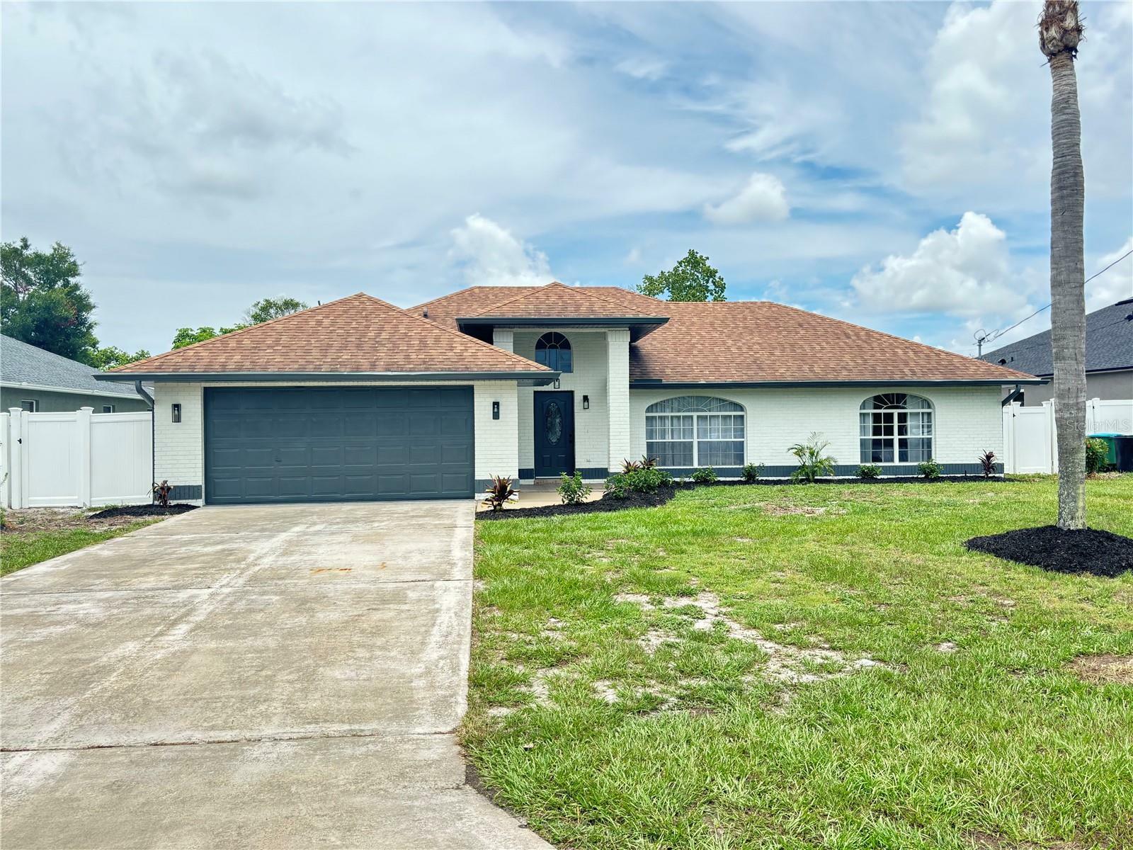 Property Photo:  572 Blackstone Avenue  FL 32725 