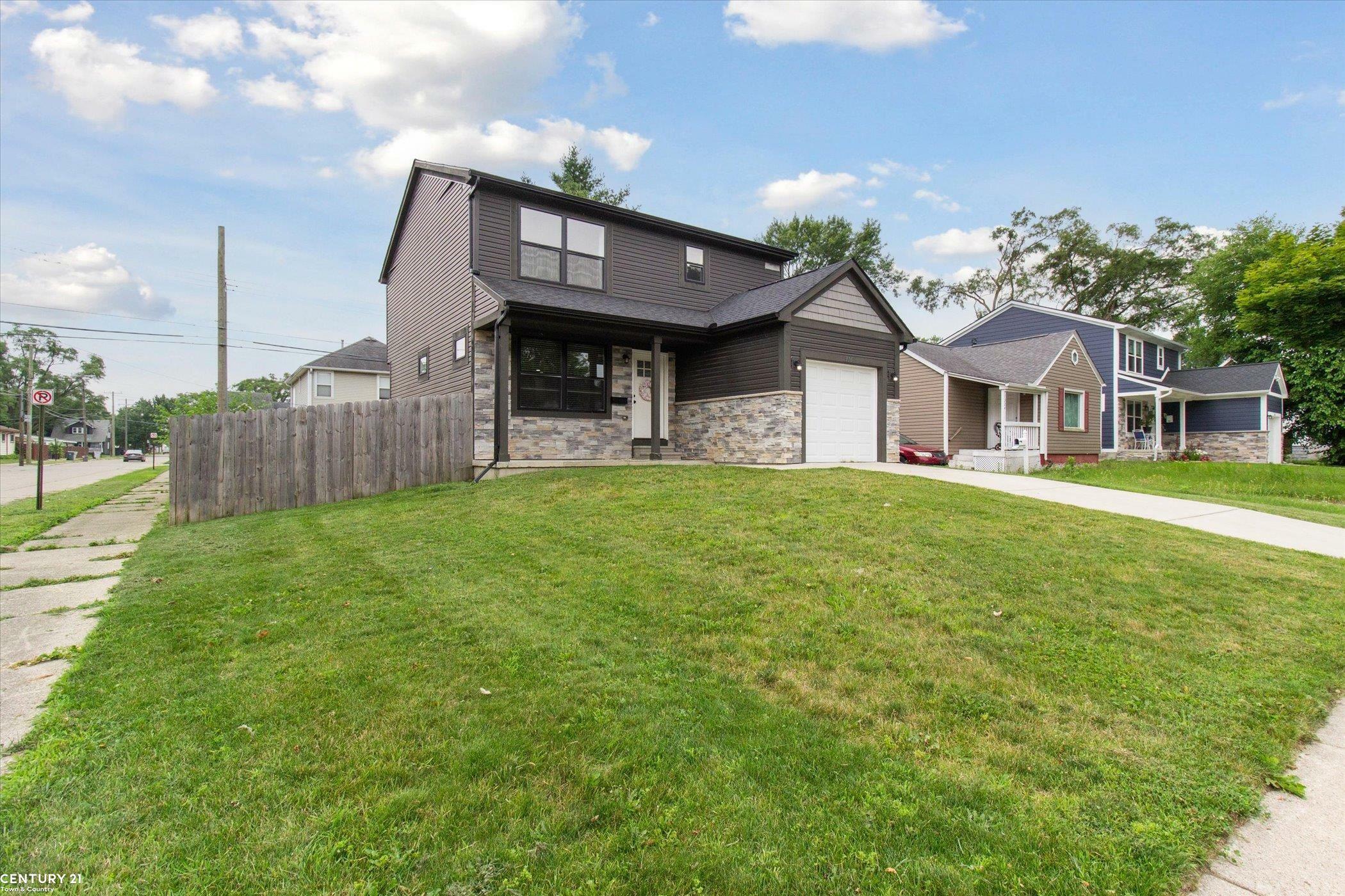 Property Photo:  1336 E Bernhard Avenue  MI 48030 