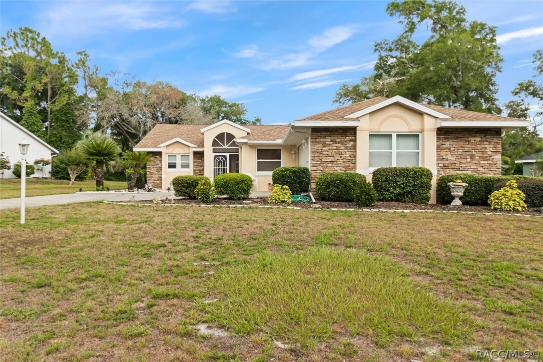 Property Photo:  9885 SW 189th Circle  FL 34432 